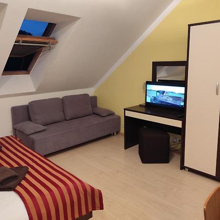 Apartman Liptov - Hotel Besenova Ngoại thất bức ảnh